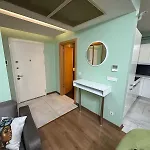 Bright 2br In Apartment