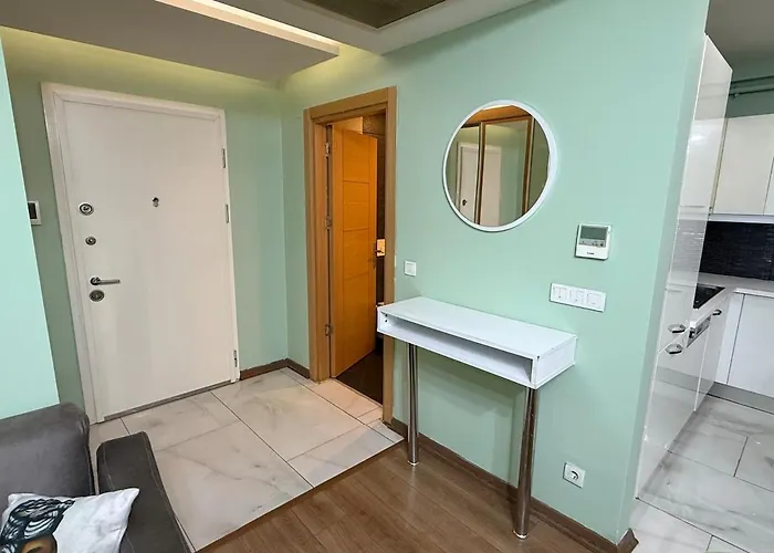 Bright 2br In Apartment
